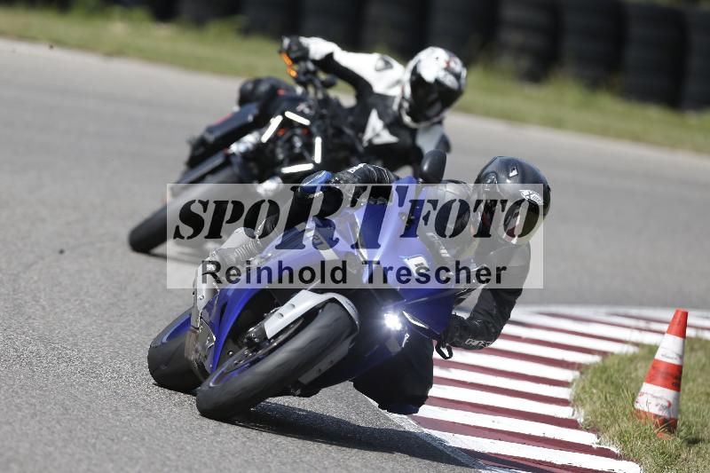 /Archiv-2025/49 26.08.2025 Cornu Master School ADR/blau-bleu/0-5